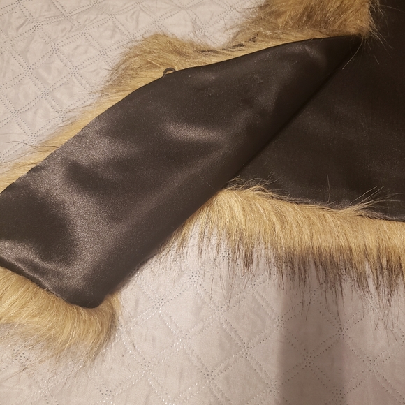 Faux Fur Vest - Picture 4 of 6
